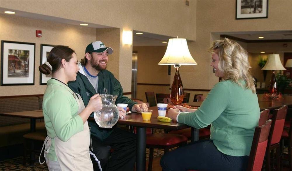 Hampton Inn & Suites Toledo-Perrysburg Rossford Ресторант снимка