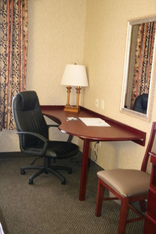 Hampton Inn & Suites Toledo-Perrysburg Rossford Стая снимка
