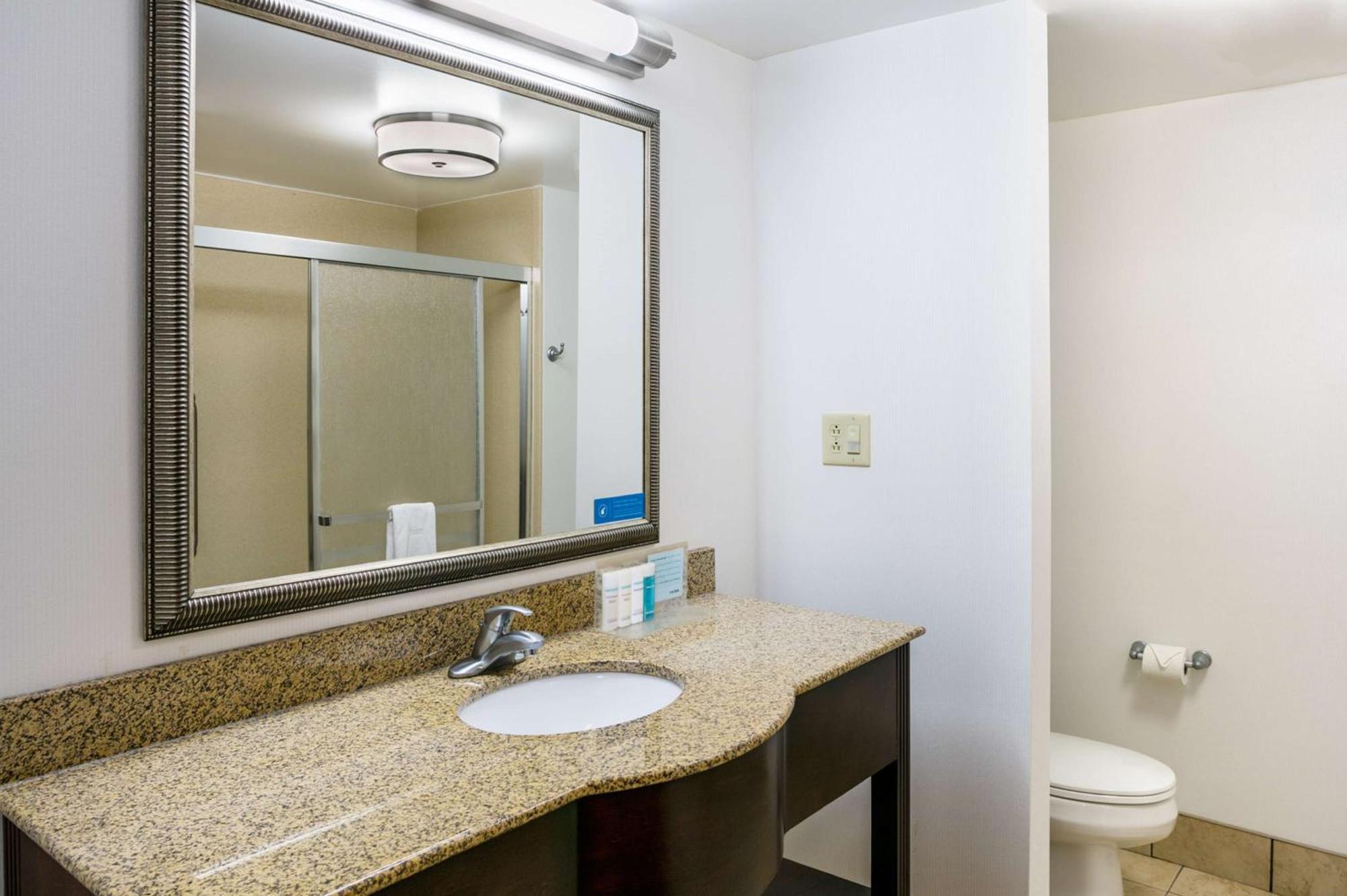 Hampton Inn & Suites Toledo-Perrysburg Rossford Екстериор снимка