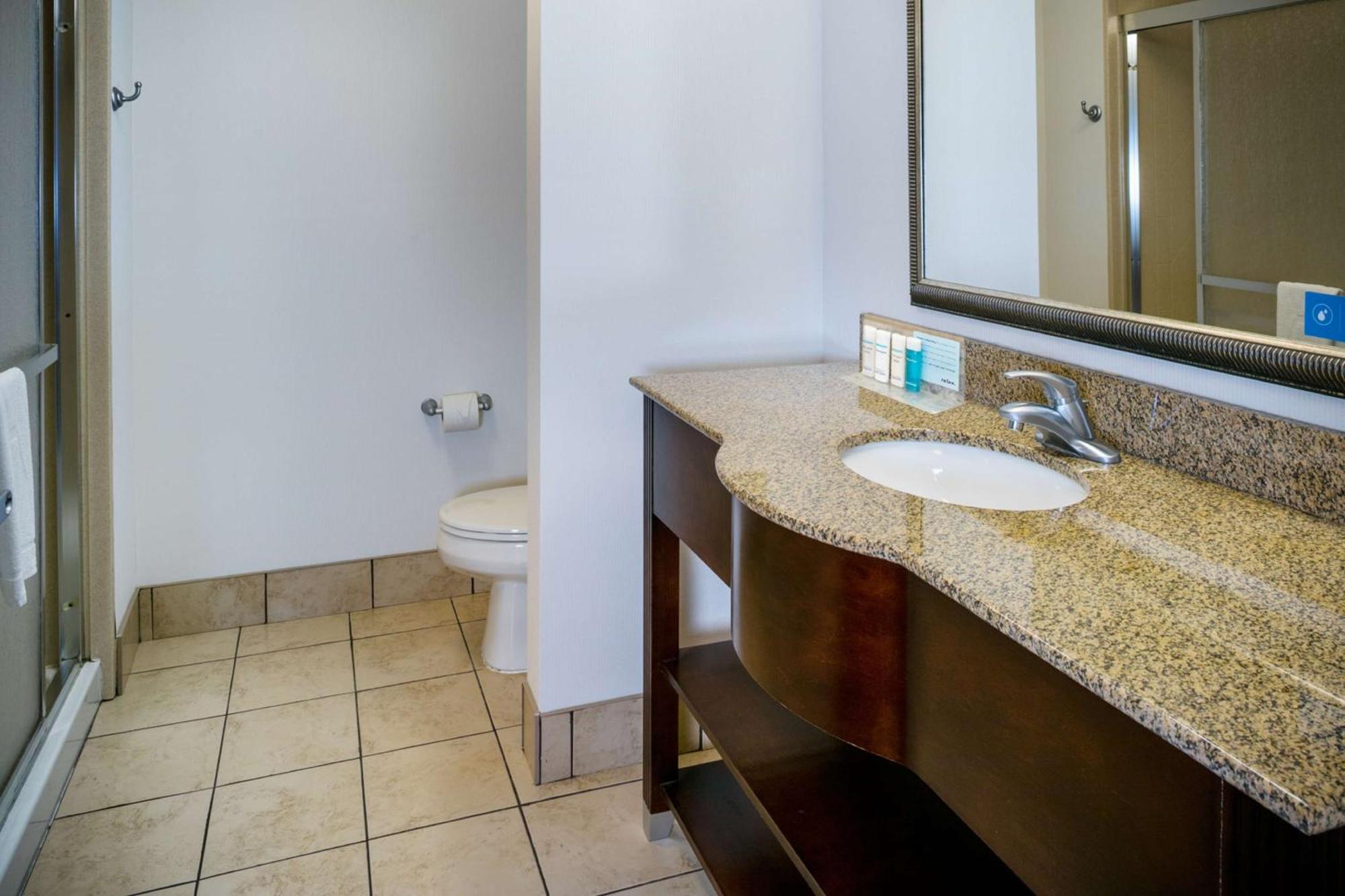Hampton Inn & Suites Toledo-Perrysburg Rossford Екстериор снимка