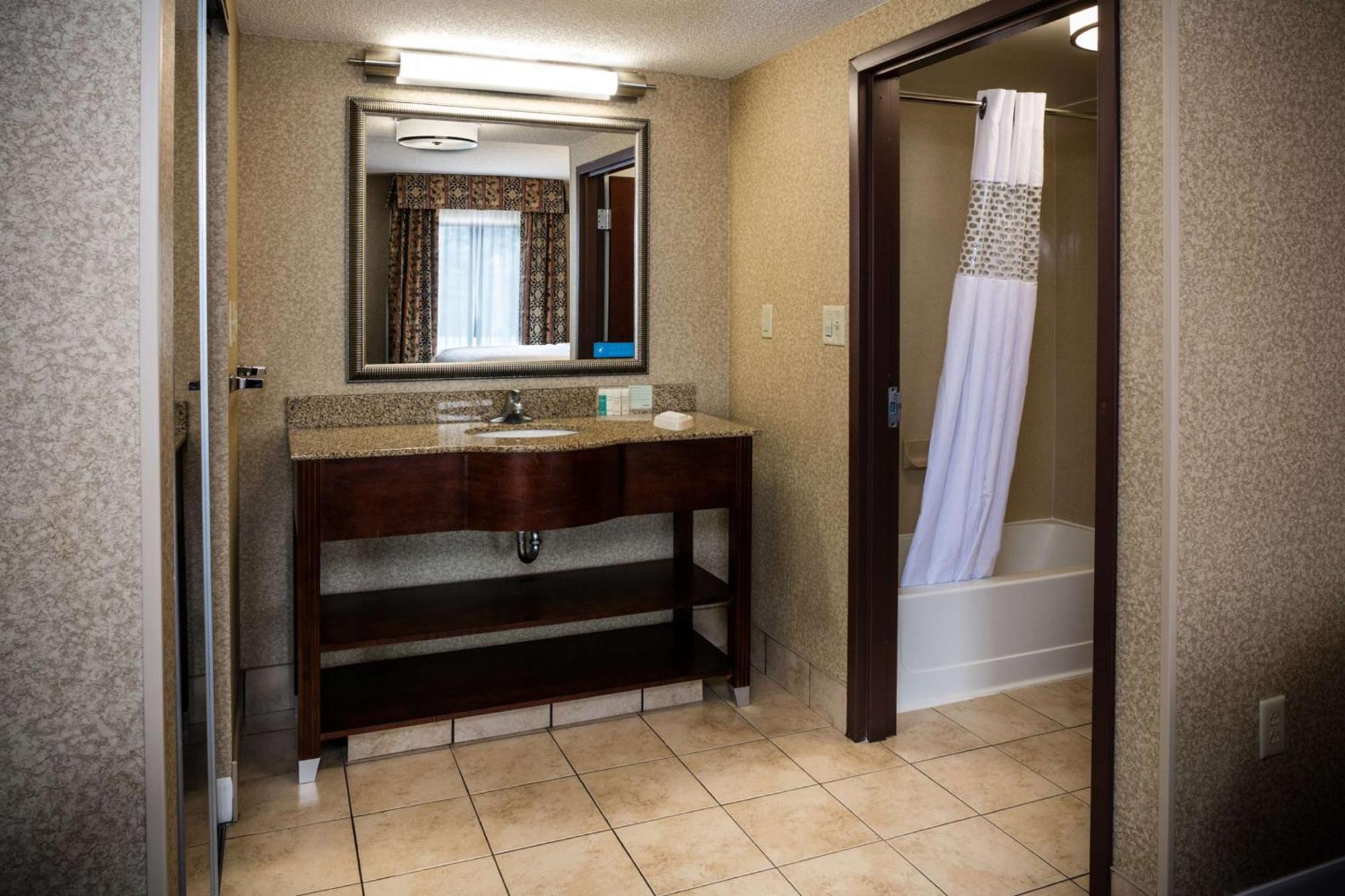 Hampton Inn & Suites Toledo-Perrysburg Rossford Екстериор снимка
