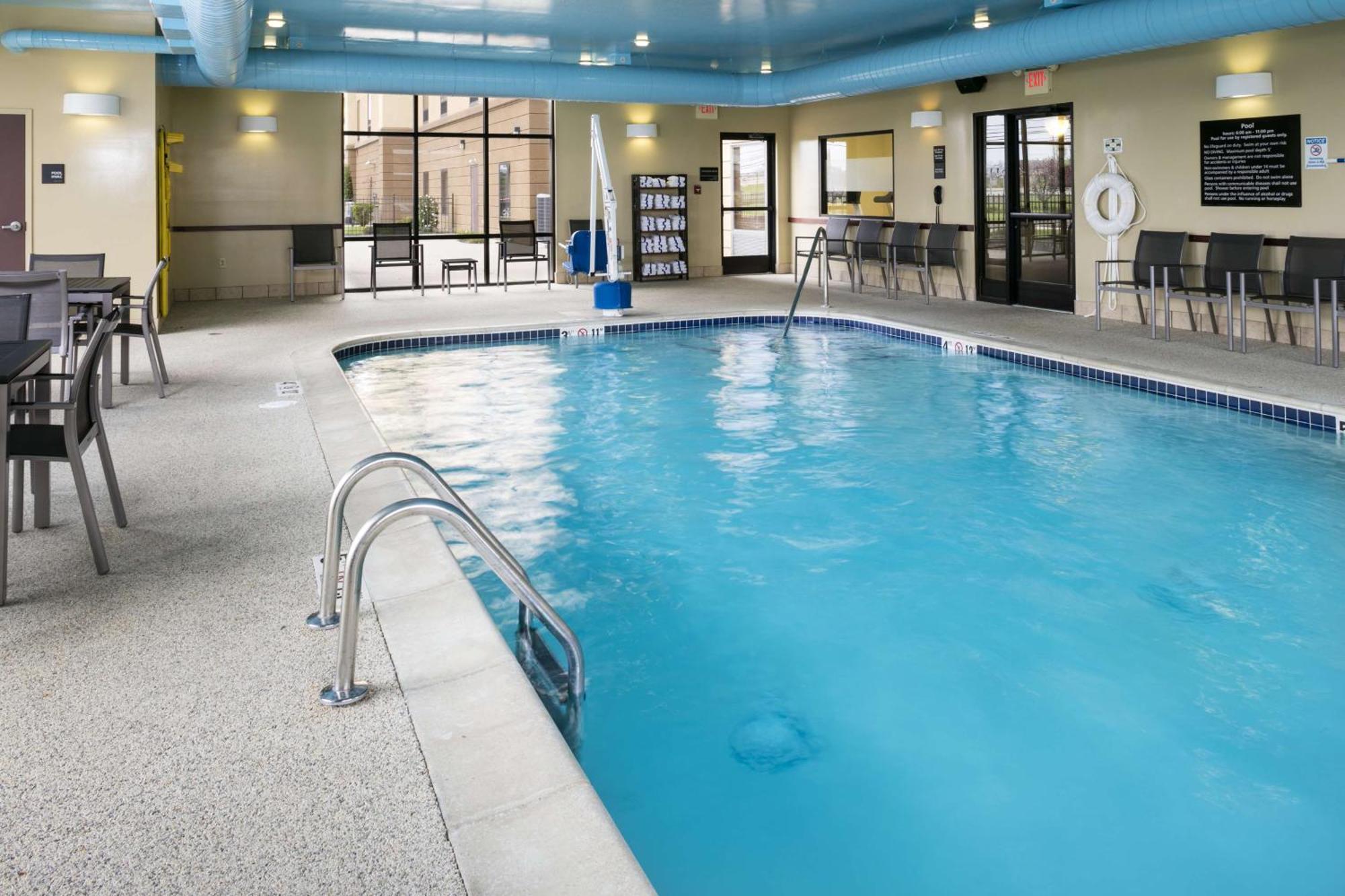 Hampton Inn & Suites Toledo-Perrysburg Rossford Екстериор снимка