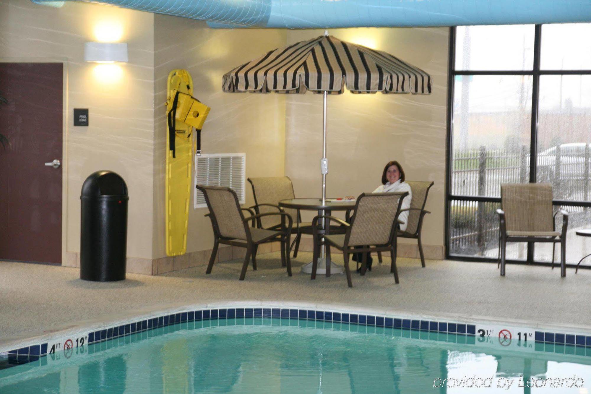 Hampton Inn & Suites Toledo-Perrysburg Rossford Съоръжения снимка